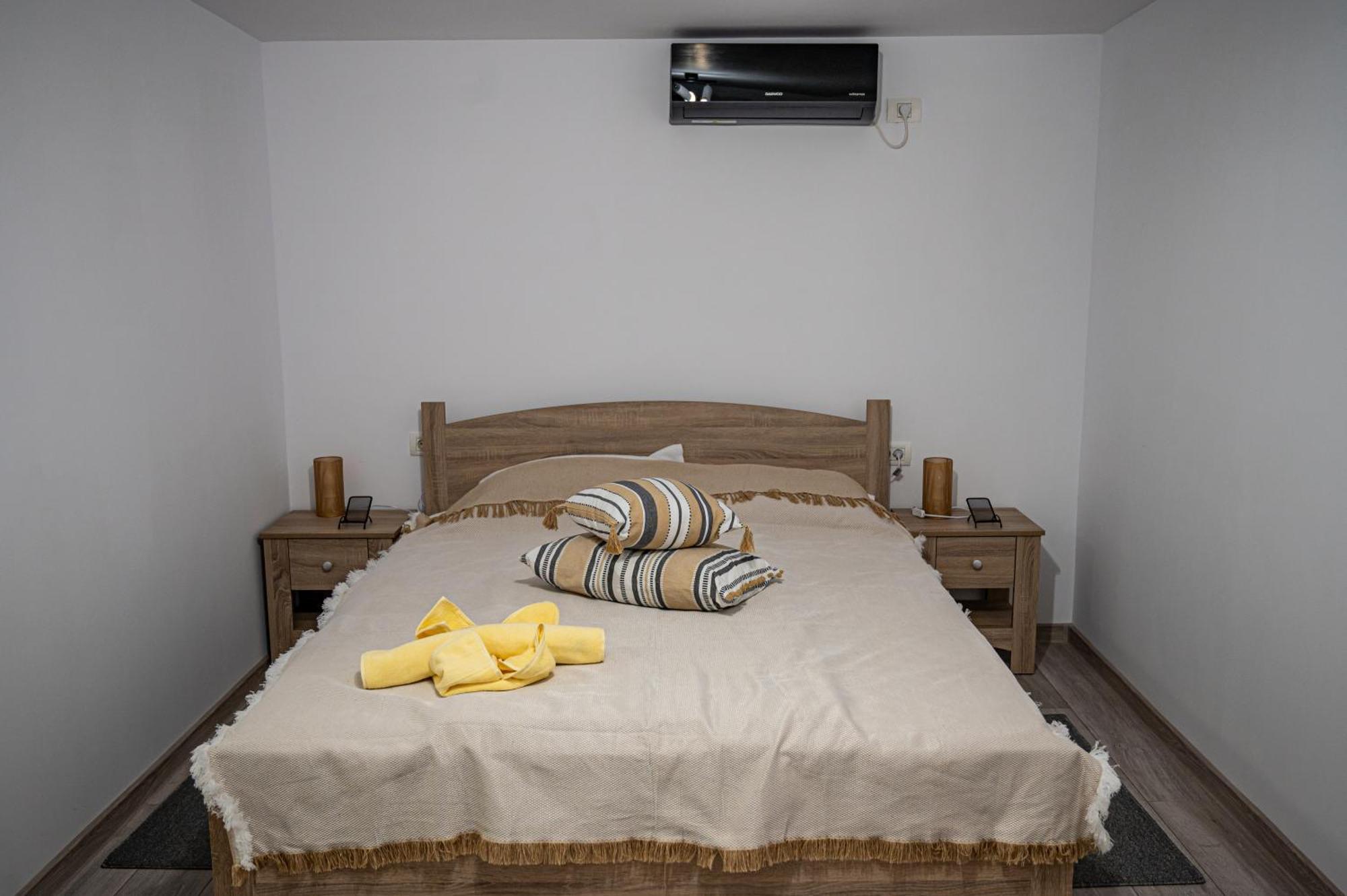 Hotel Casa La Dinamo Două Mai Exteriér fotografie