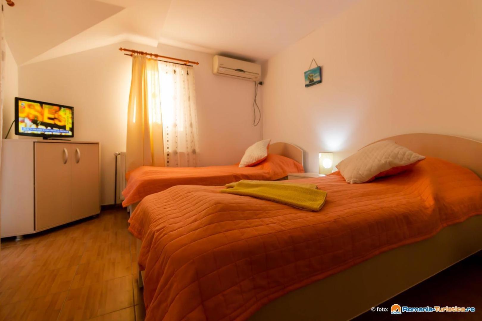 Hotel Casa La Dinamo Două Mai Exteriér fotografie